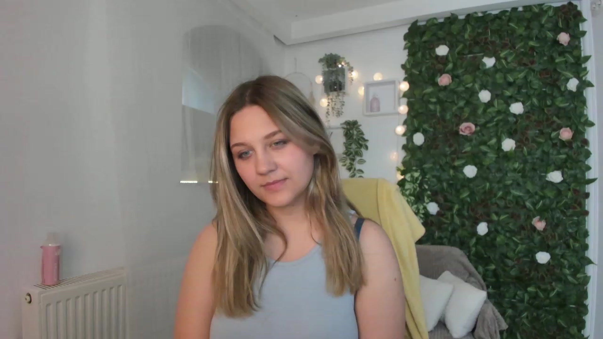 Gallery image thumbnail from Sofia_Lee18's myfreecams stream on, 06/08/2023, 13:11 image 5 of 20