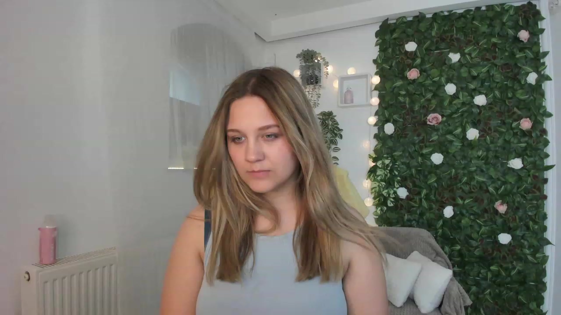Gallery image thumbnail from Sofia_Lee18's myfreecams stream on, 06/08/2023, 13:11 image 9 of 20