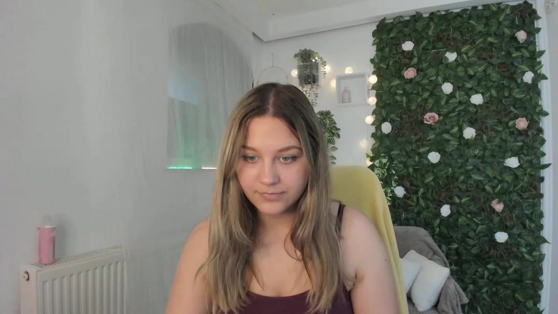 Gallery image thumbnail from Sofia_Lee18's myfreecams stream on, 06/09/2023, 08:27 image 15 of 20