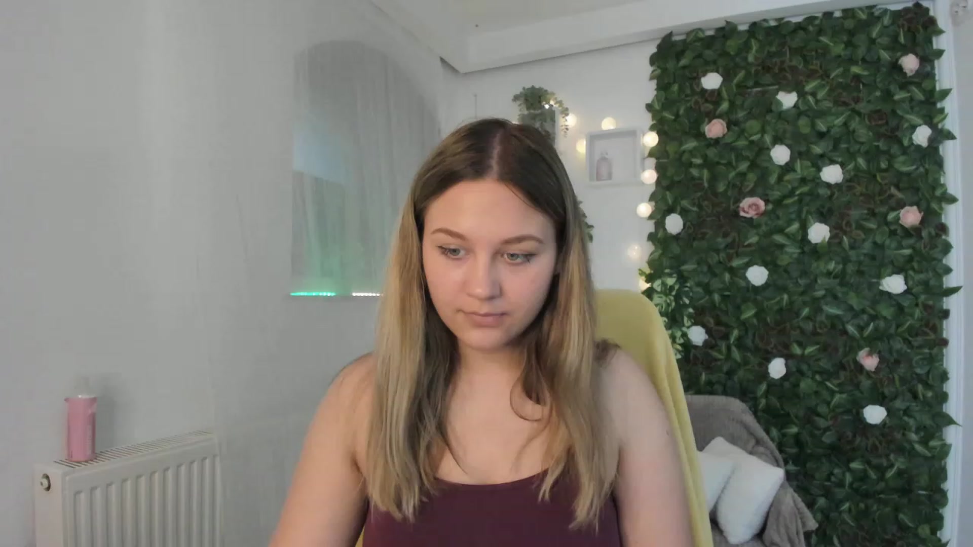 Gallery image thumbnail from Sofia_Lee18's myfreecams stream on, 06/09/2023, 08:27 image 5 of 20