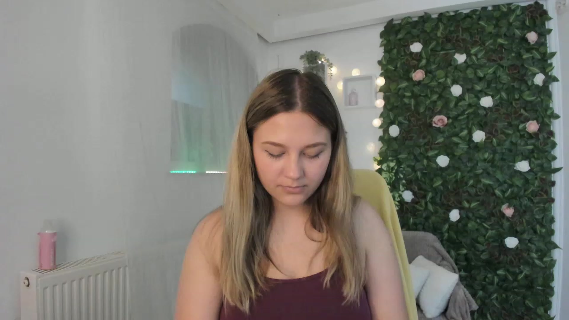 Gallery image thumbnail from Sofia_Lee18's myfreecams stream on, 06/09/2023, 08:27 image 3 of 20