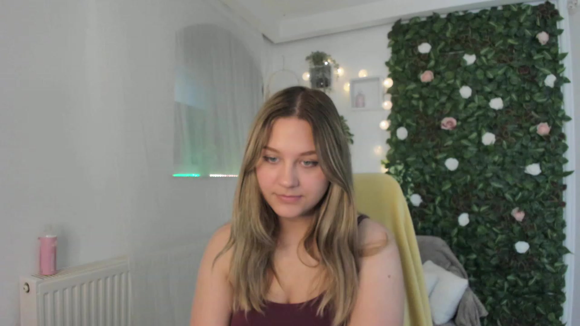 Gallery image thumbnail from Sofia_Lee18's myfreecams stream on, 06/09/2023, 08:27 image 11 of 20