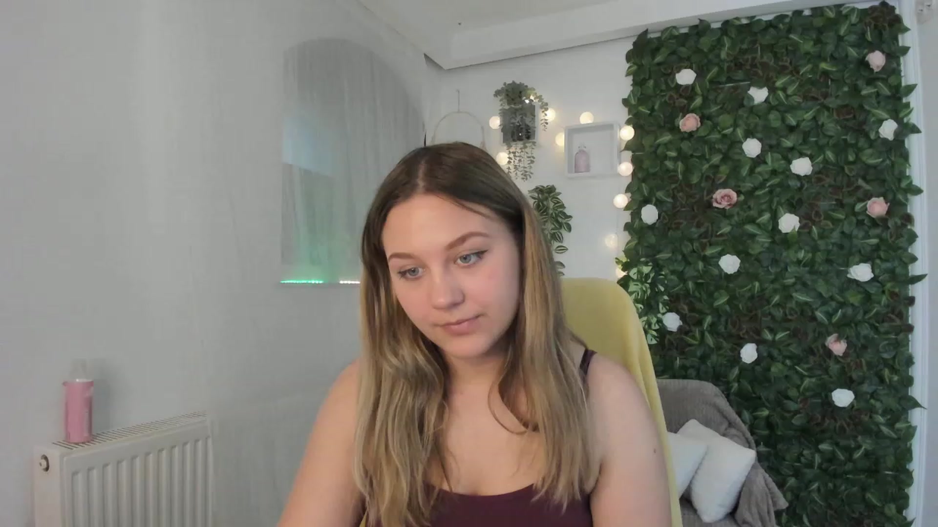 Gallery image thumbnail from Sofia_Lee18's myfreecams stream on, 06/09/2023, 08:27 image 17 of 20