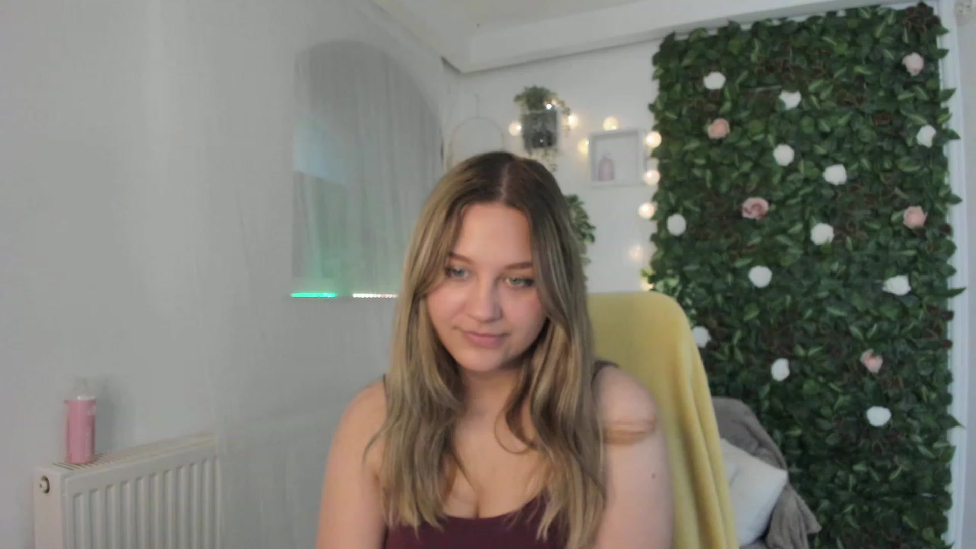 Gallery image thumbnail from Sofia_Lee18's myfreecams stream on, 06/09/2023, 08:27 image 12 of 20
