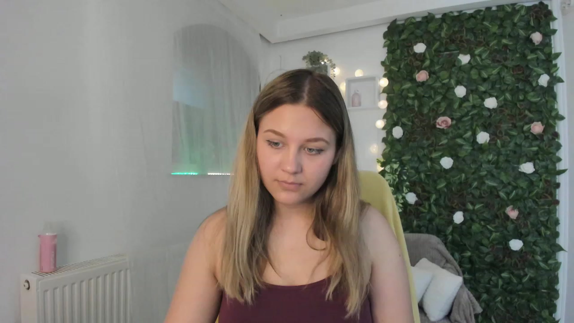 Gallery image thumbnail from Sofia_Lee18's myfreecams stream on, 06/09/2023, 08:27 image 6 of 20