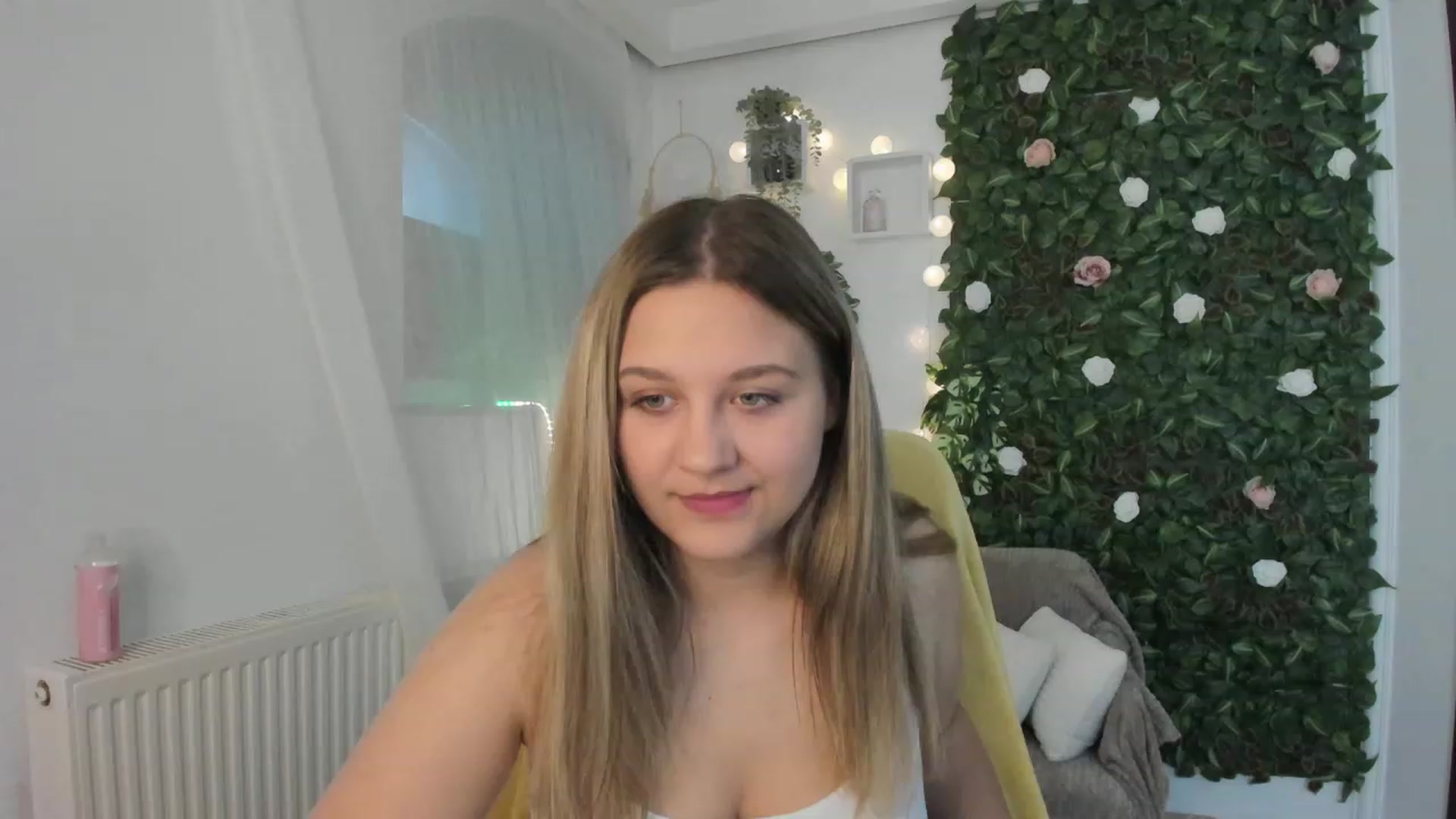 Gallery image thumbnail from Sofia_Lee18's myfreecams stream on, 06/12/2023, 09:49 image 3 of 20