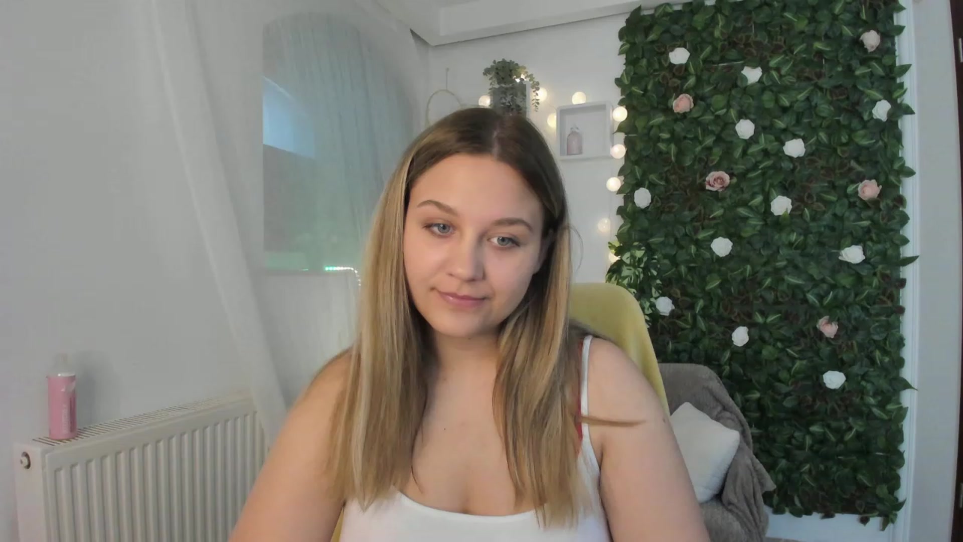 Gallery image thumbnail from Sofia_Lee18's myfreecams stream on, 06/12/2023, 11:17 image 8 of 20