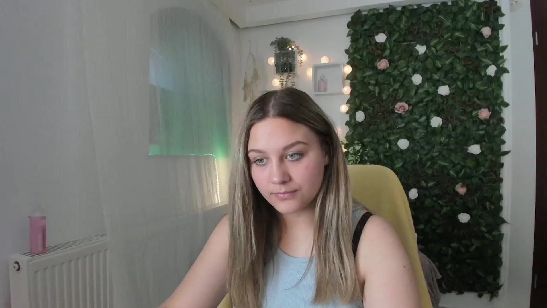 Gallery image thumbnail from Sofia_Lee18's myfreecams stream on, 06/13/2023, 09:21 image 16 of 20