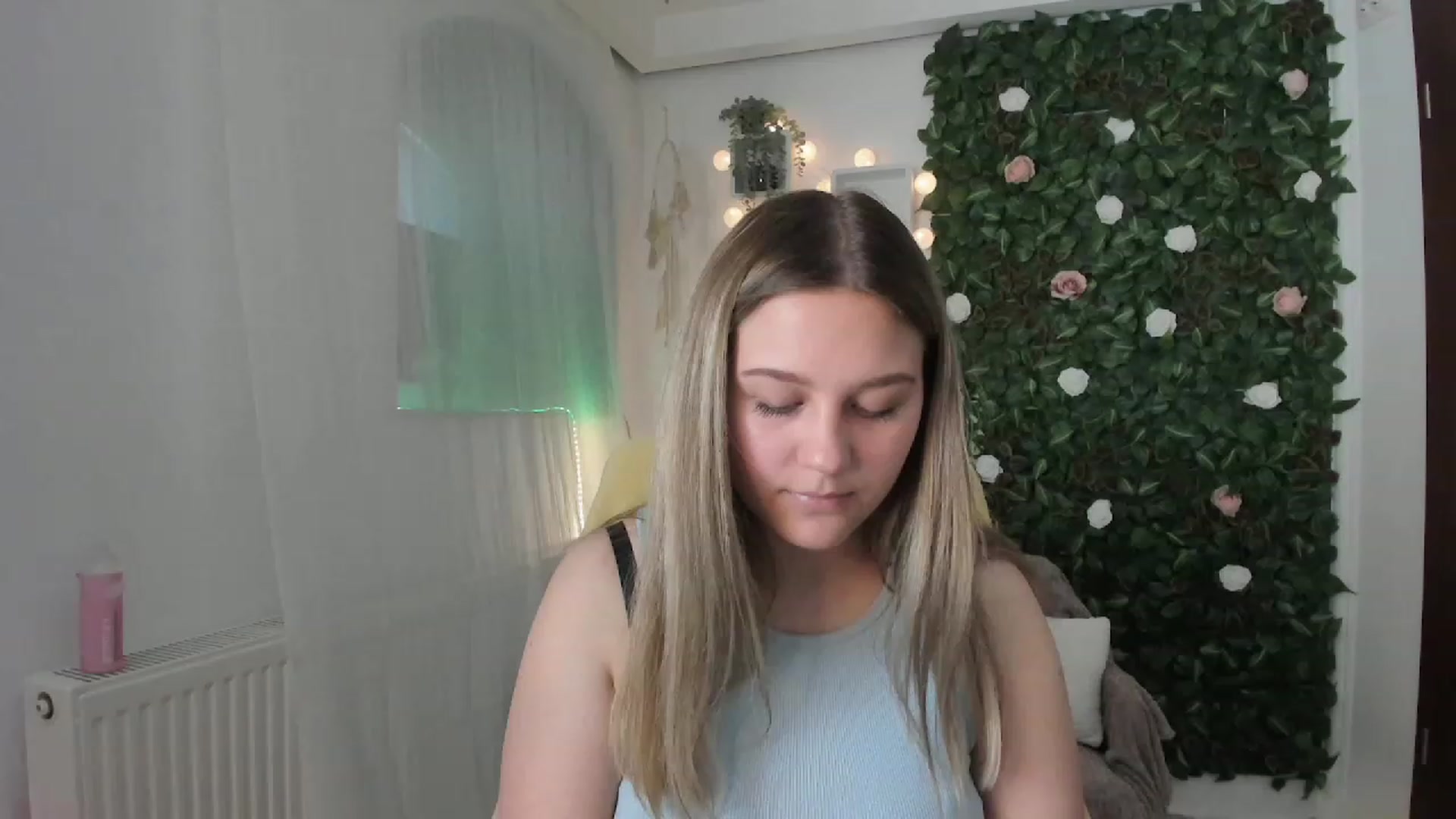 Gallery image thumbnail from Sofia_Lee18's myfreecams stream on, 06/13/2023, 09:21 image 3 of 20
