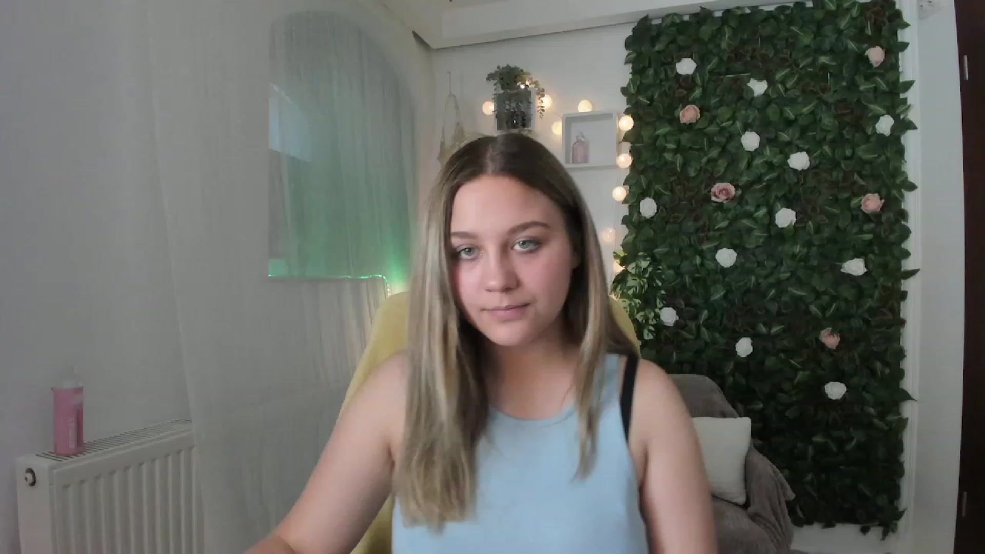 Gallery image thumbnail from Sofia_Lee18's myfreecams stream on, 06/13/2023, 09:21 image 7 of 20