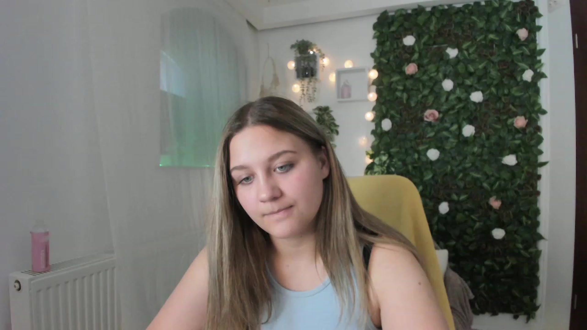 Gallery image thumbnail from Sofia_Lee18's myfreecams stream on, 06/13/2023, 11:02 image 14 of 20