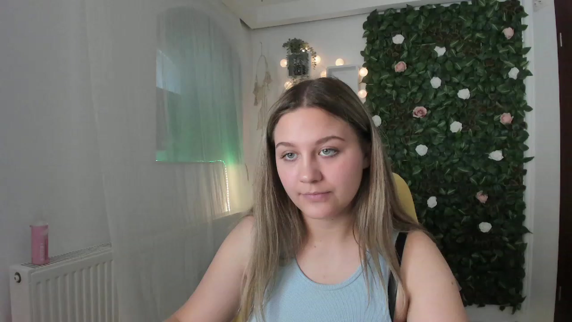 Gallery image thumbnail from Sofia_Lee18's myfreecams stream on, 06/13/2023, 11:40 image 3 of 20
