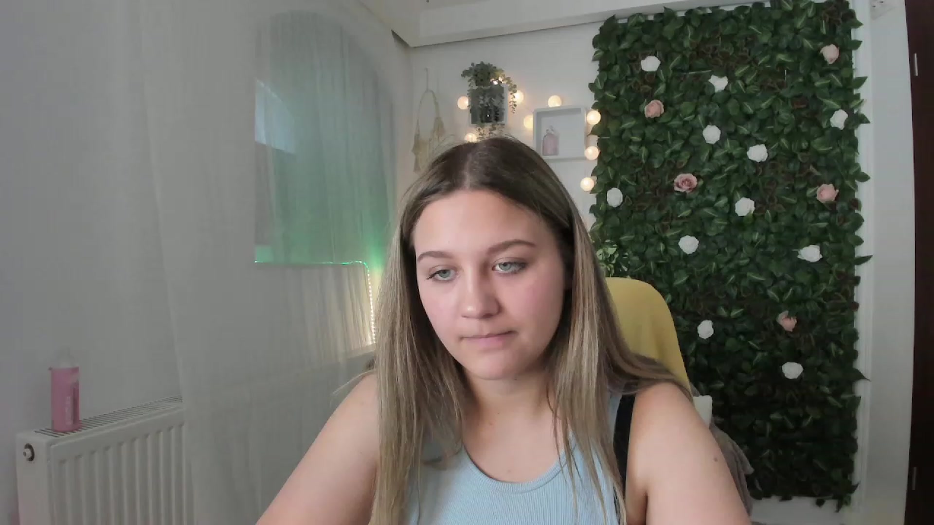 Gallery image thumbnail from Sofia_Lee18's myfreecams stream on, 06/13/2023, 11:40 image 4 of 20
