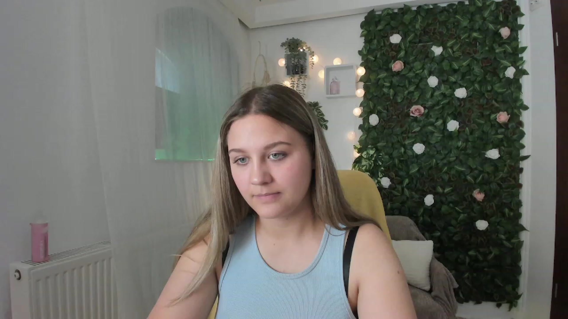 Gallery image thumbnail from Sofia_Lee18's myfreecams stream on, 06/13/2023, 11:40 image 16 of 20