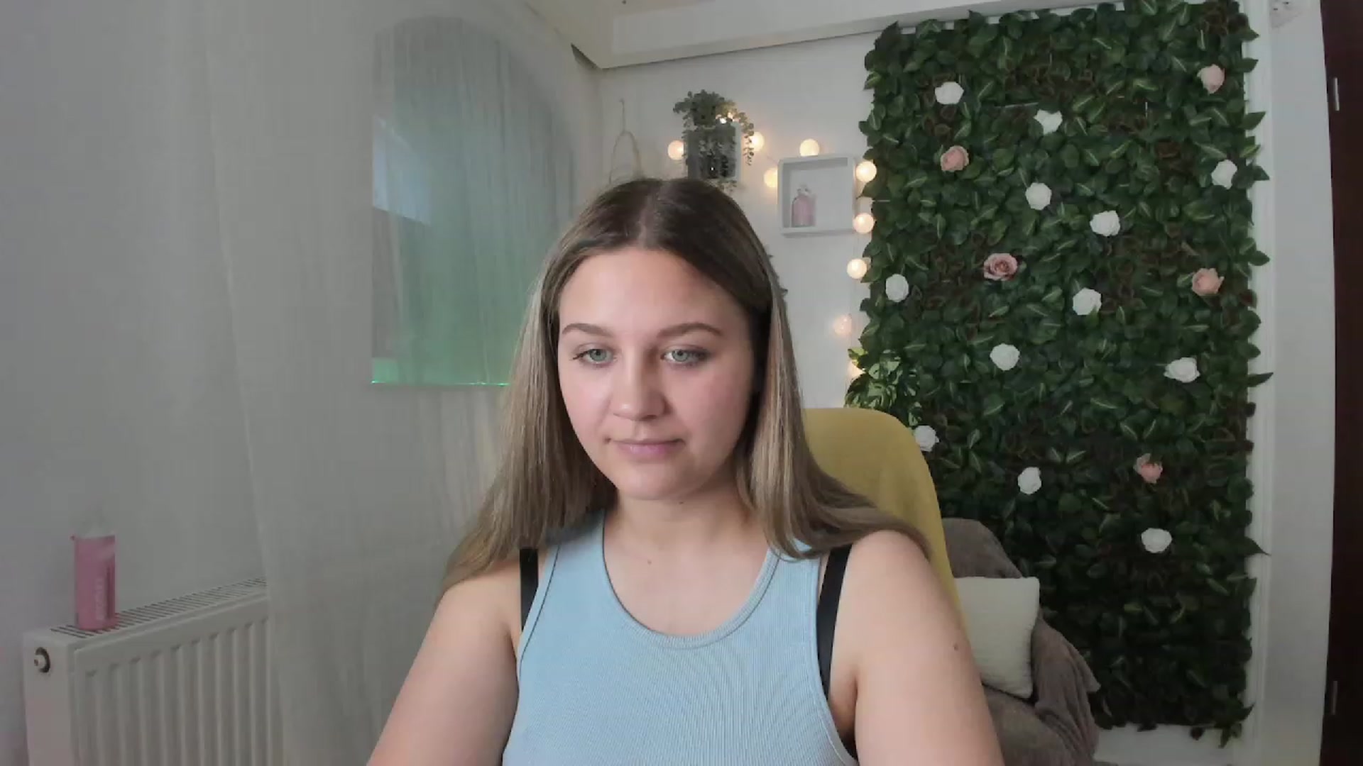 Gallery image thumbnail from Sofia_Lee18's myfreecams stream on, 06/13/2023, 11:40 image 19 of 20