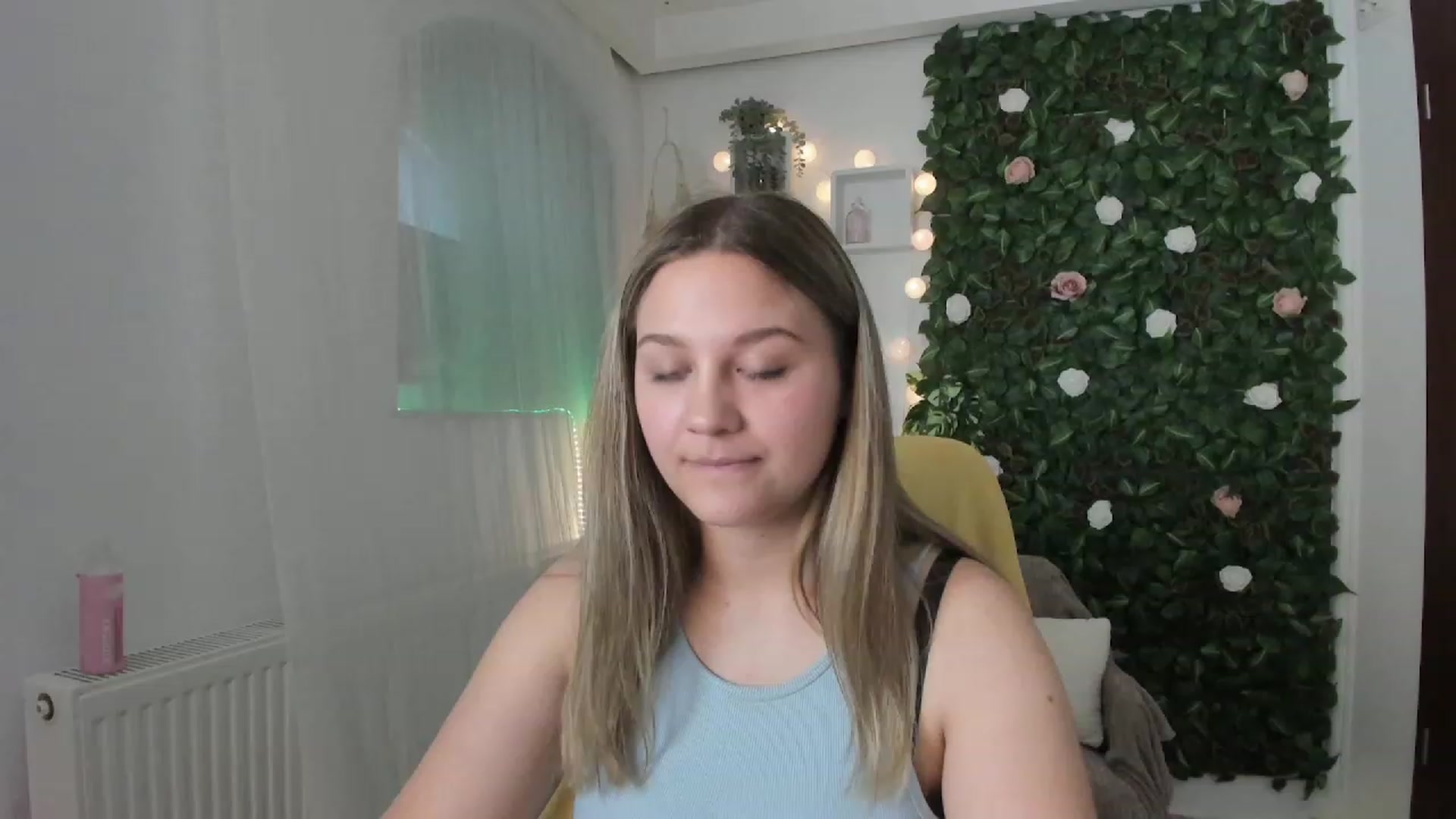 Gallery image thumbnail from Sofia_Lee18's myfreecams stream on, 06/13/2023, 11:40 image 20 of 20