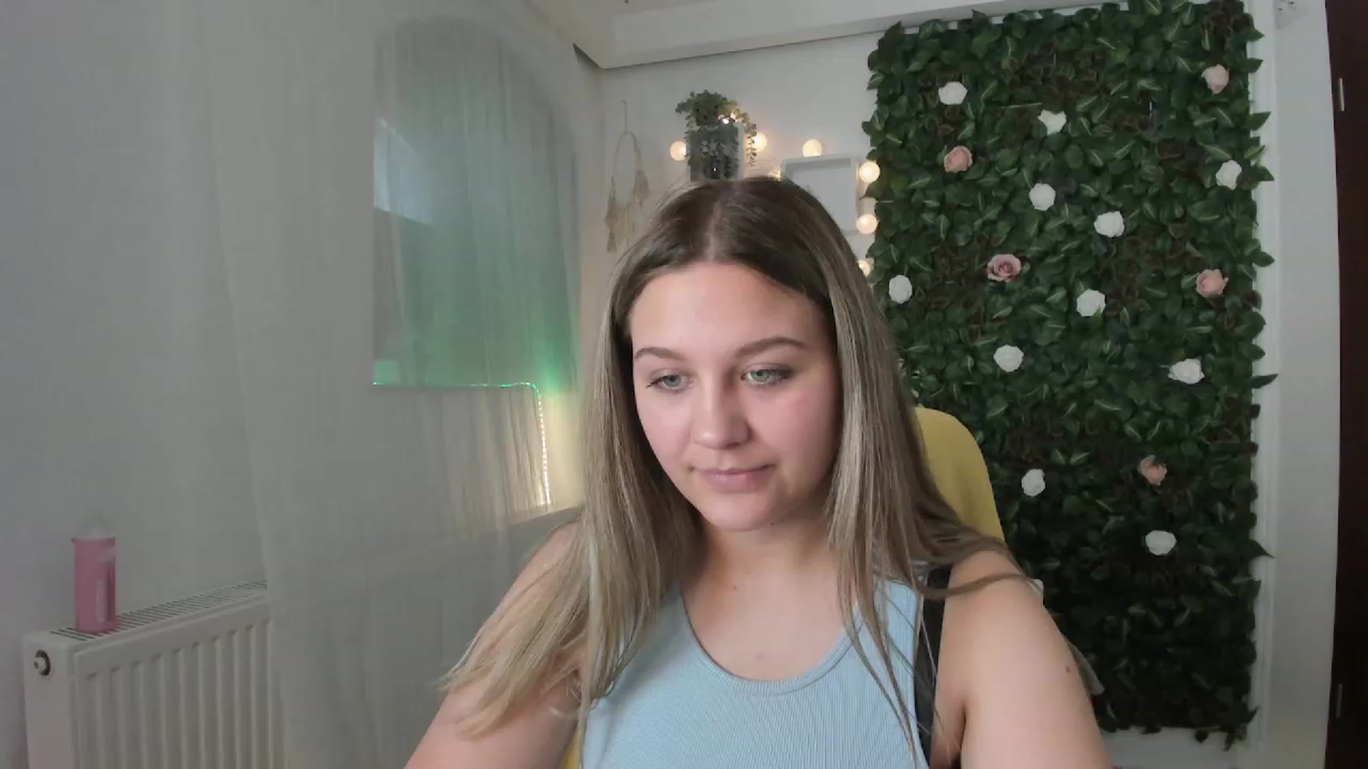 Gallery image thumbnail from Sofia_Lee18's myfreecams stream on, 06/13/2023, 11:40 image 2 of 20
