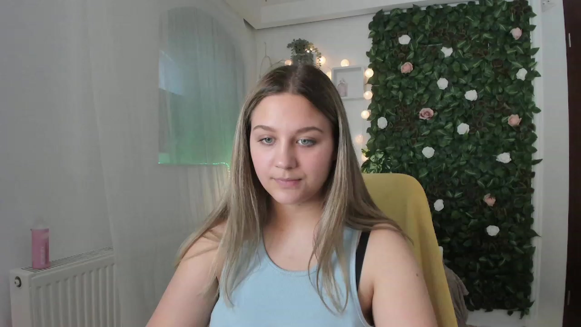 Gallery image thumbnail from Sofia_Lee18's myfreecams stream on, 06/13/2023, 12:22 image 5 of 20