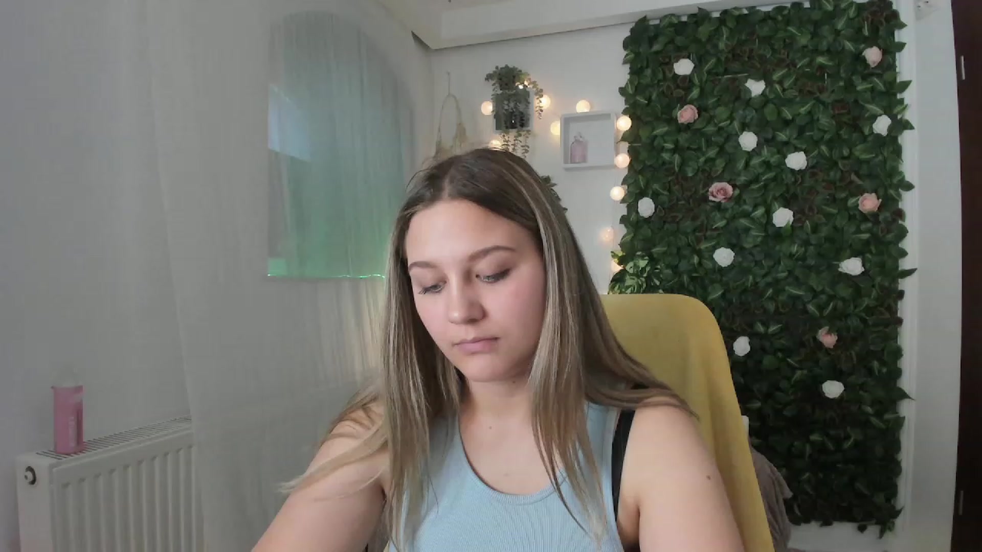 Gallery image thumbnail from Sofia_Lee18's myfreecams stream on, 06/13/2023, 12:22 image 4 of 20