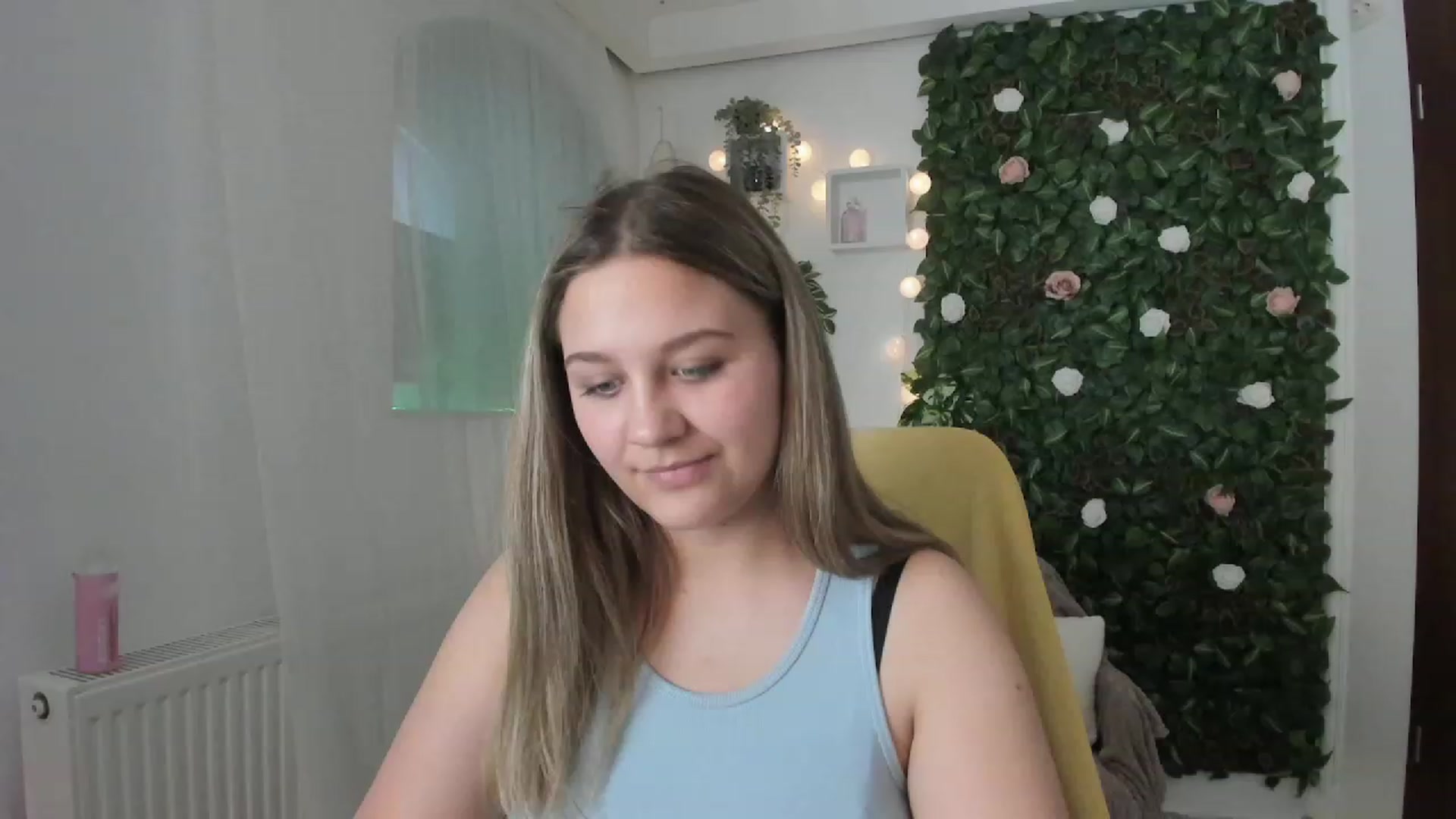 Gallery image thumbnail from Sofia_Lee18's myfreecams stream on, 06/13/2023, 12:56 image 12 of 20