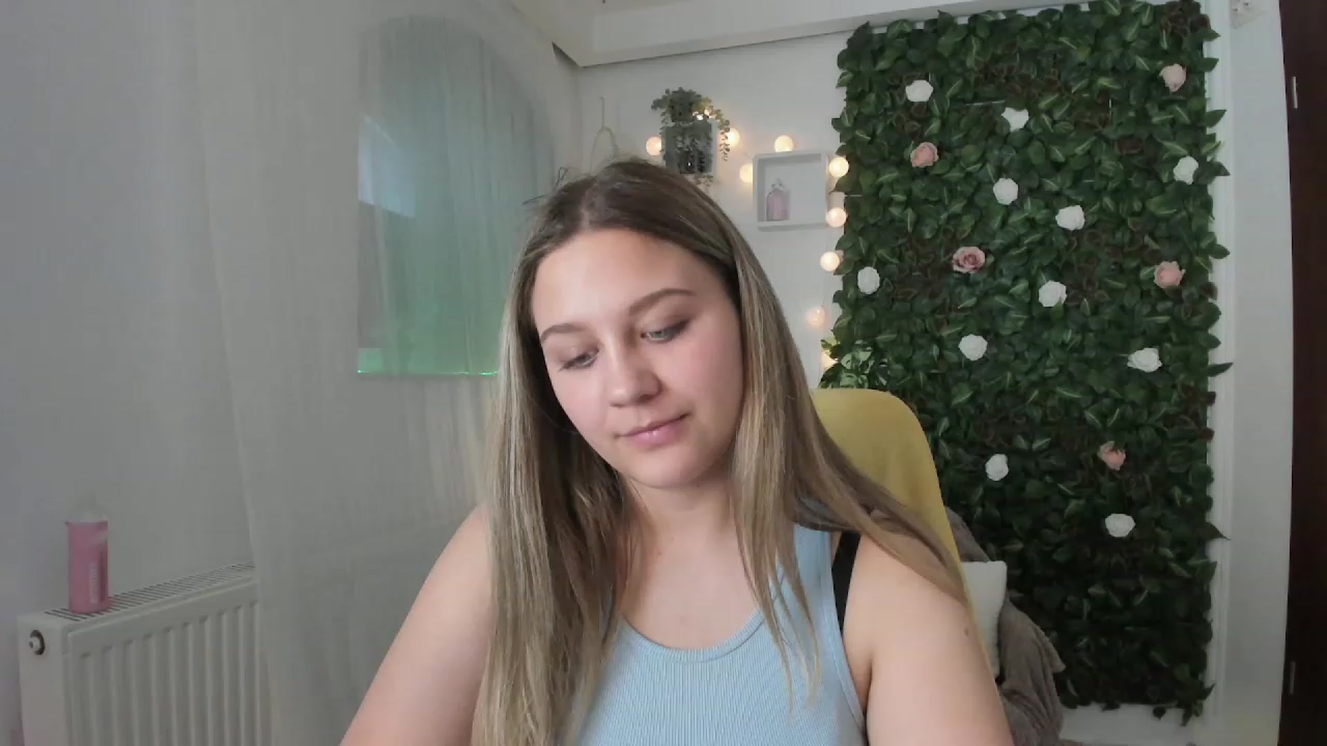 Gallery image thumbnail from Sofia_Lee18's myfreecams stream on, 06/13/2023, 12:56 image 13 of 20