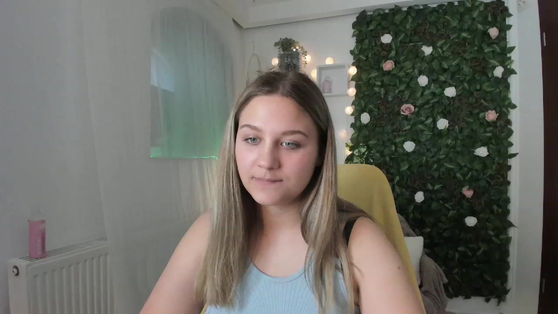 Gallery image thumbnail from Sofia_Lee18's myfreecams stream on, 06/13/2023, 12:56 image 16 of 20