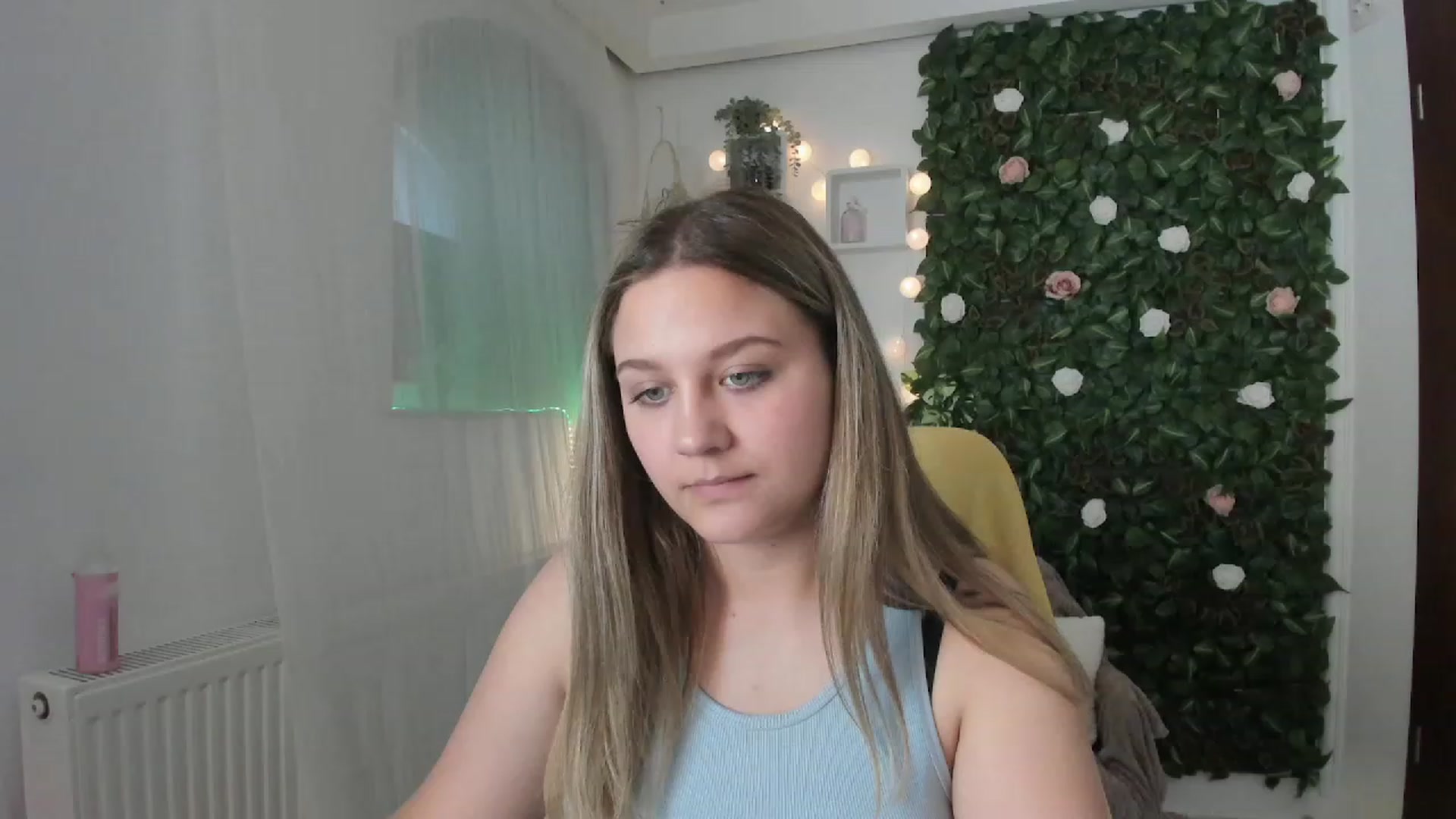 Gallery image thumbnail from Sofia_Lee18's myfreecams stream on, 06/13/2023, 12:56 image 14 of 20