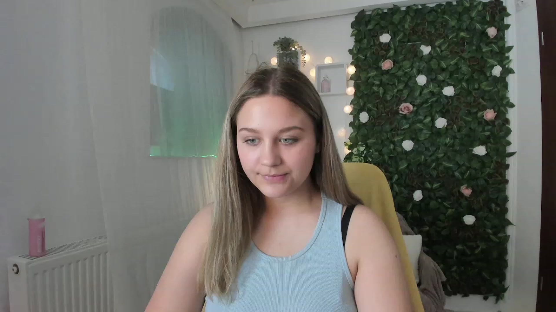 Gallery image thumbnail from Sofia_Lee18's myfreecams stream on, 06/13/2023, 12:56 image 9 of 20