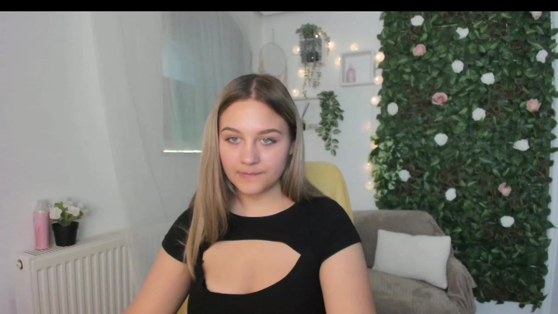 Gallery image thumbnail from Sofia_Lee18's myfreecams stream on, 06/19/2023, 09:54 image 7 of 20