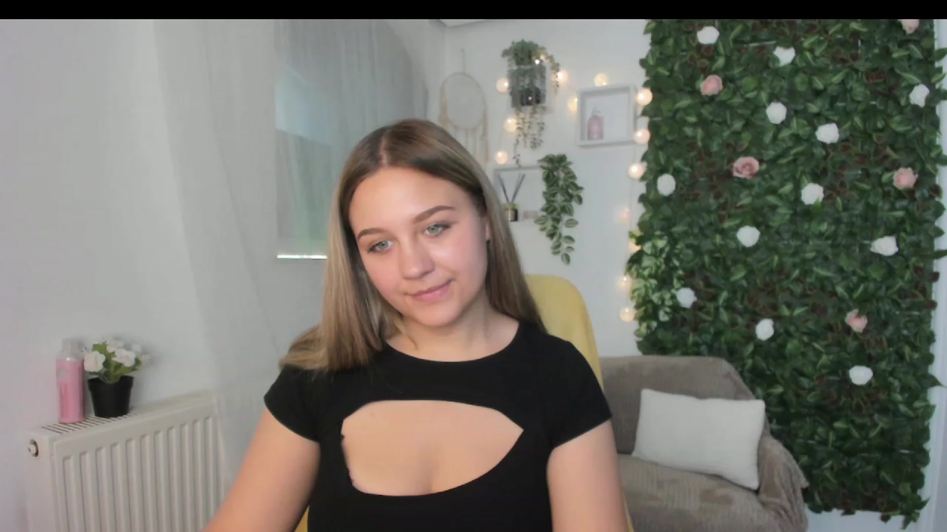 Gallery image thumbnail from Sofia_Lee18's myfreecams stream on, 06/19/2023, 09:54 image 1 of 20