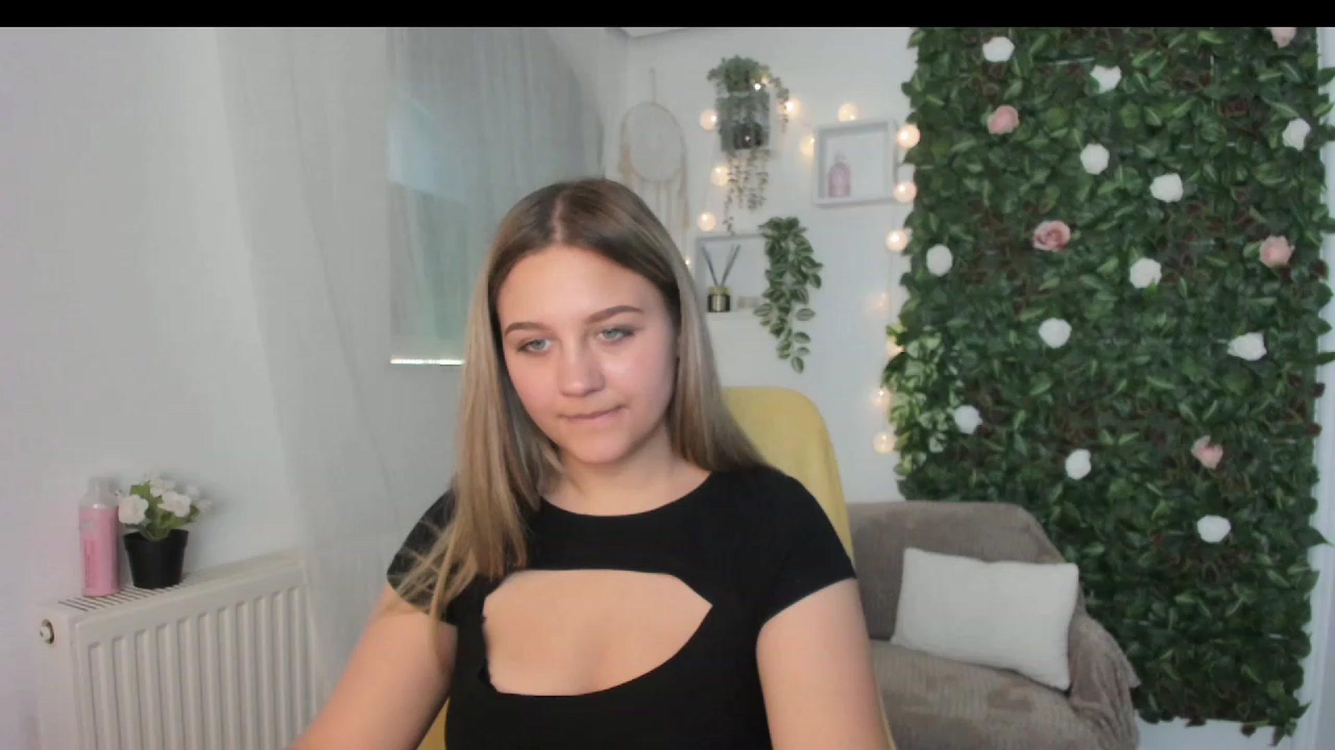 Gallery image thumbnail from Sofia_Lee18's myfreecams stream on, 06/19/2023, 09:54 image 6 of 20