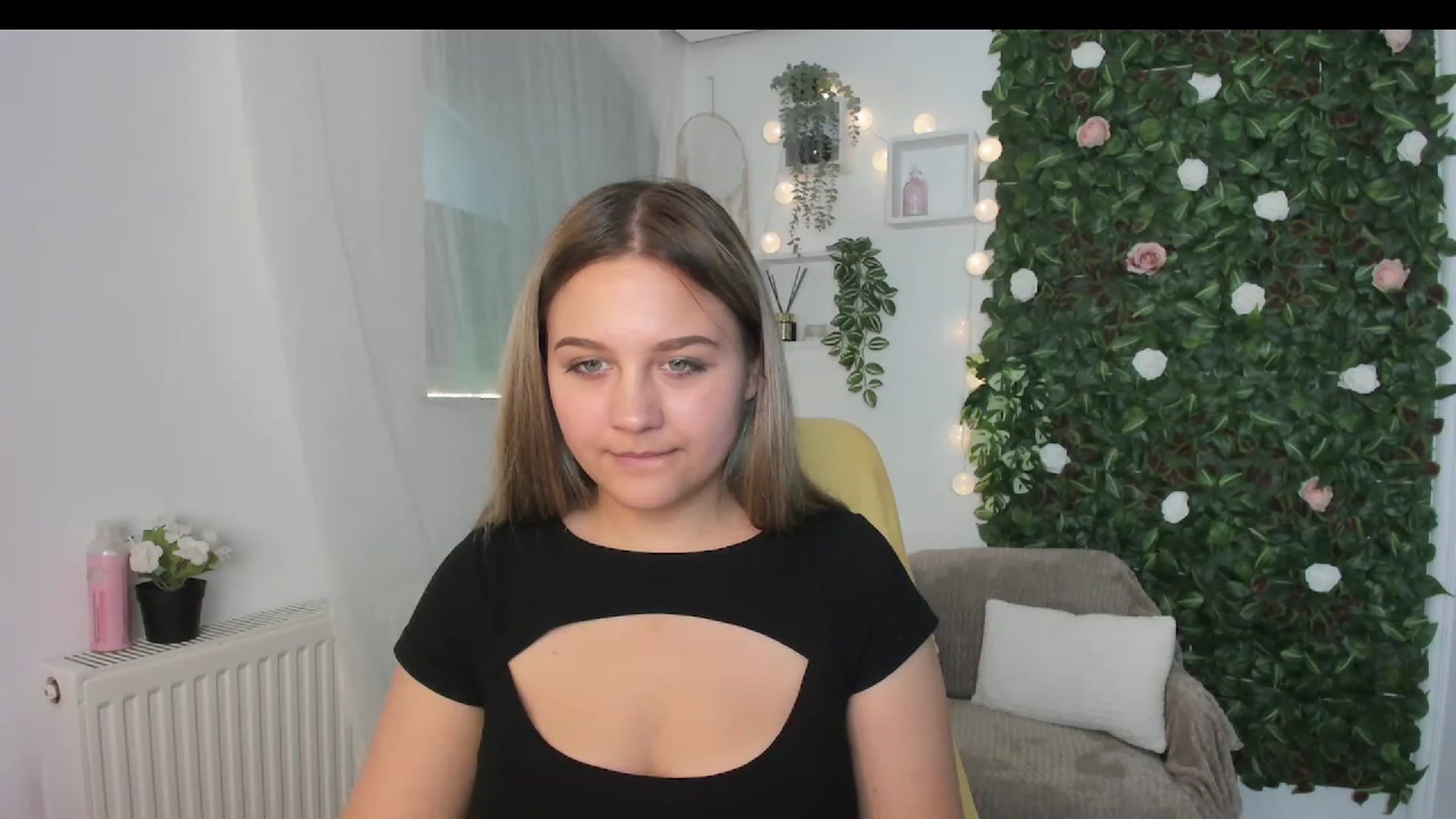 Gallery image thumbnail from Sofia_Lee18's myfreecams stream on, 06/19/2023, 11:14 image 12 of 20