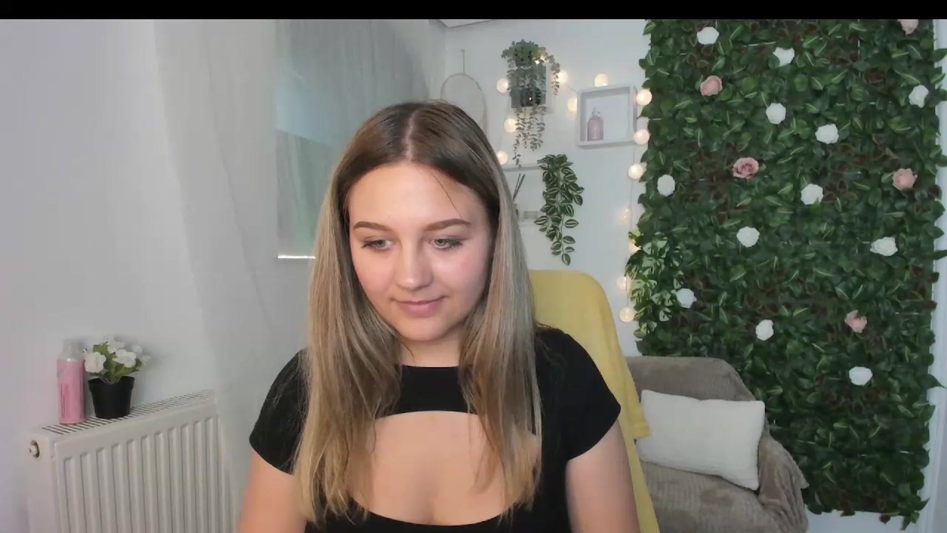 Gallery image thumbnail from Sofia_Lee18's myfreecams stream on, 06/19/2023, 11:14 image 9 of 20