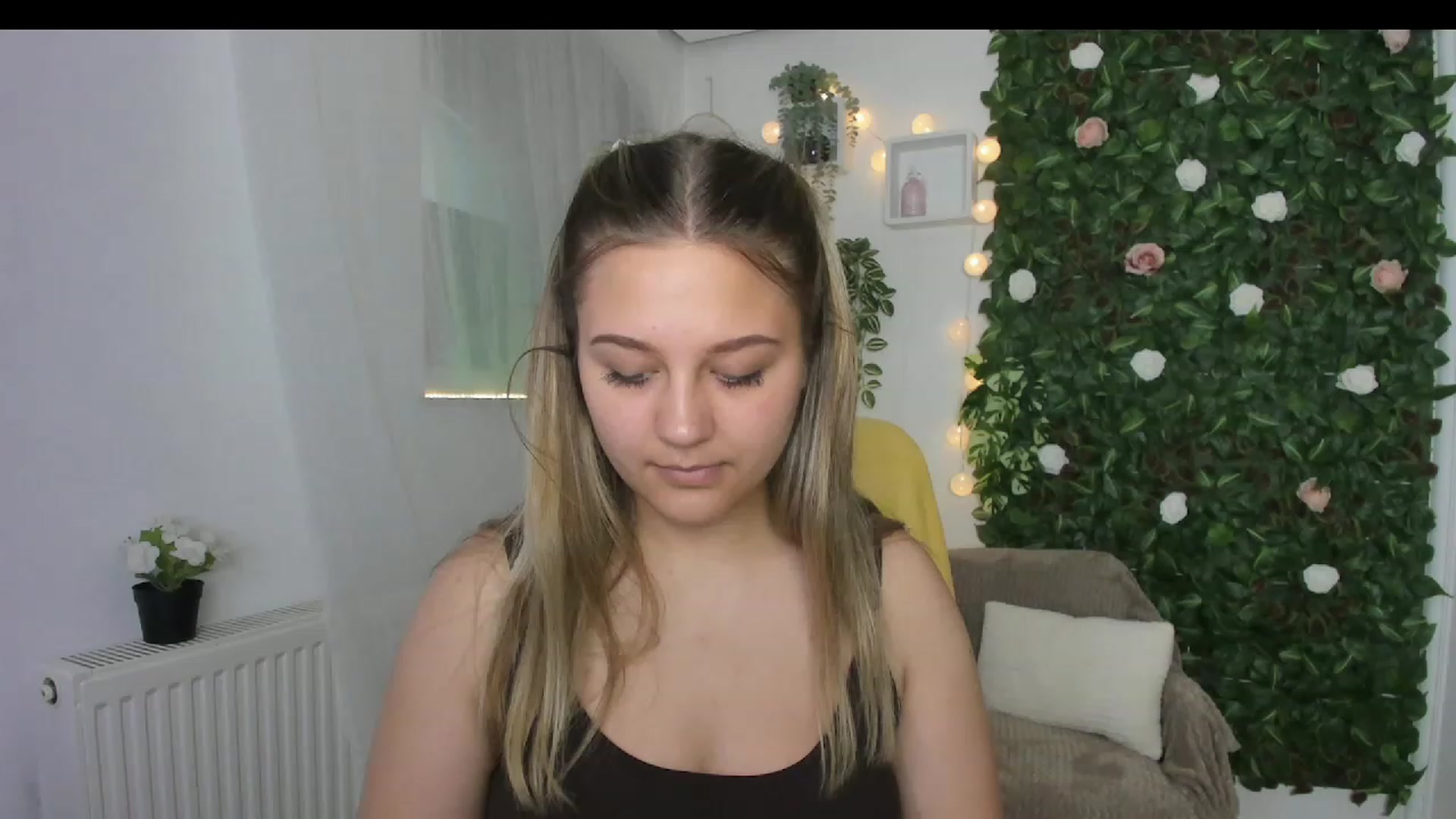 Gallery image thumbnail from Sofia_Lee18's myfreecams stream on, 06/20/2023, 09:55 image 19 of 20