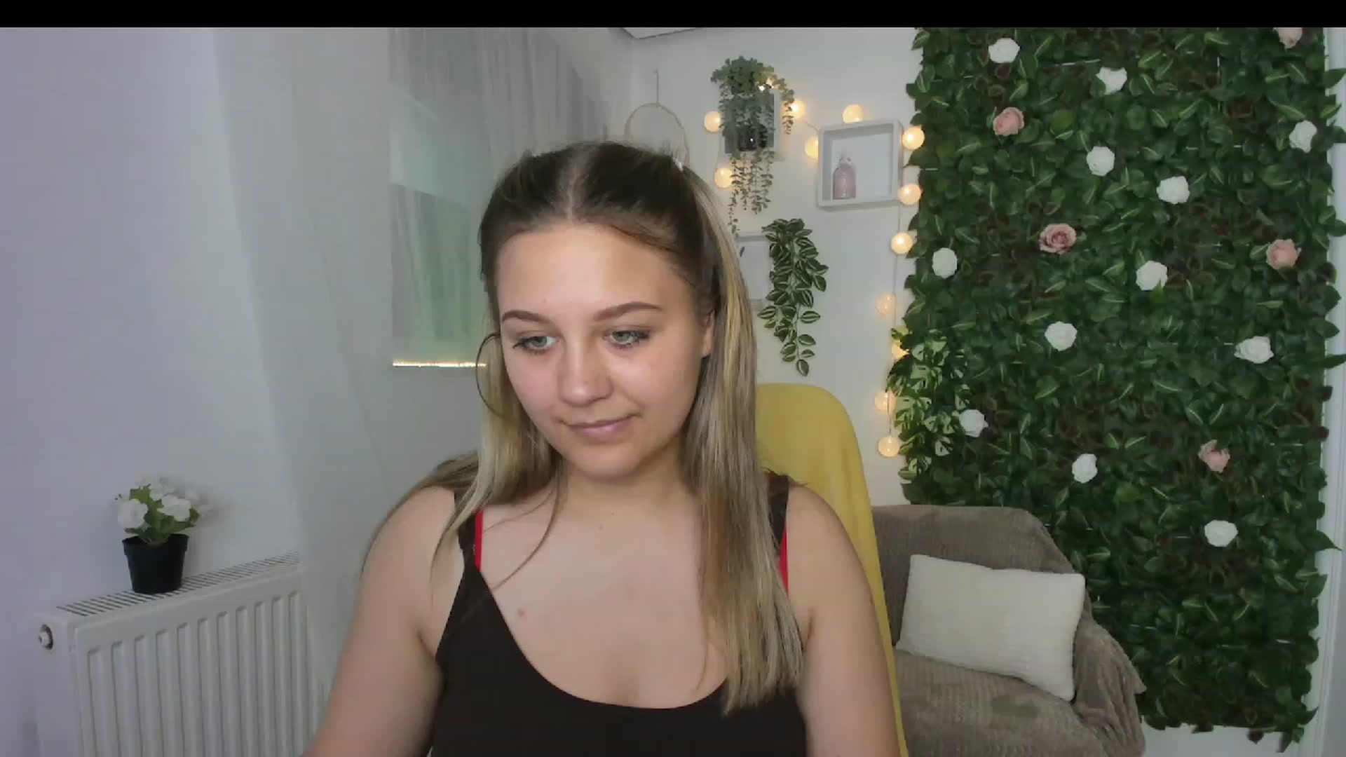 Gallery image thumbnail from Sofia_Lee18's myfreecams stream on, 06/20/2023, 09:55 image 15 of 20