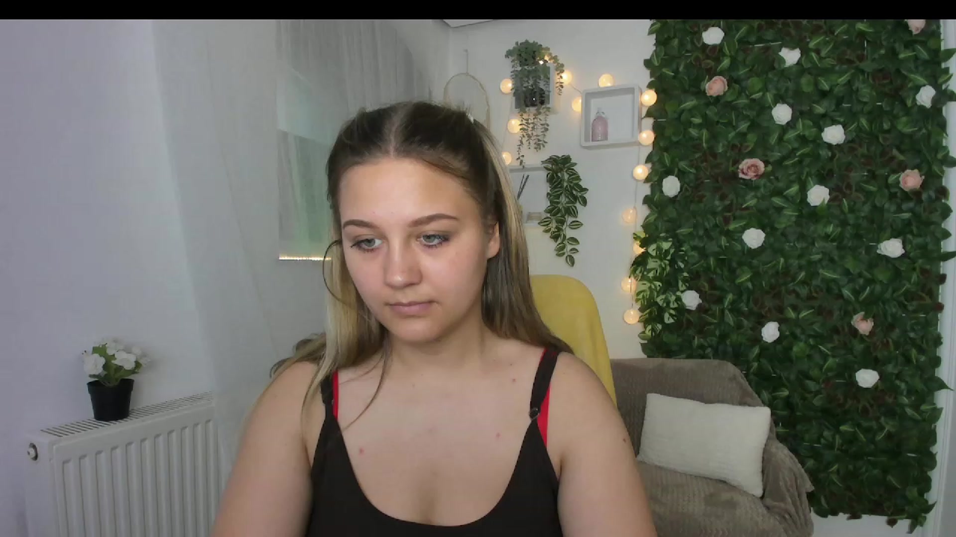 Gallery image thumbnail from Sofia_Lee18's myfreecams stream on, 06/20/2023, 09:55 image 16 of 20