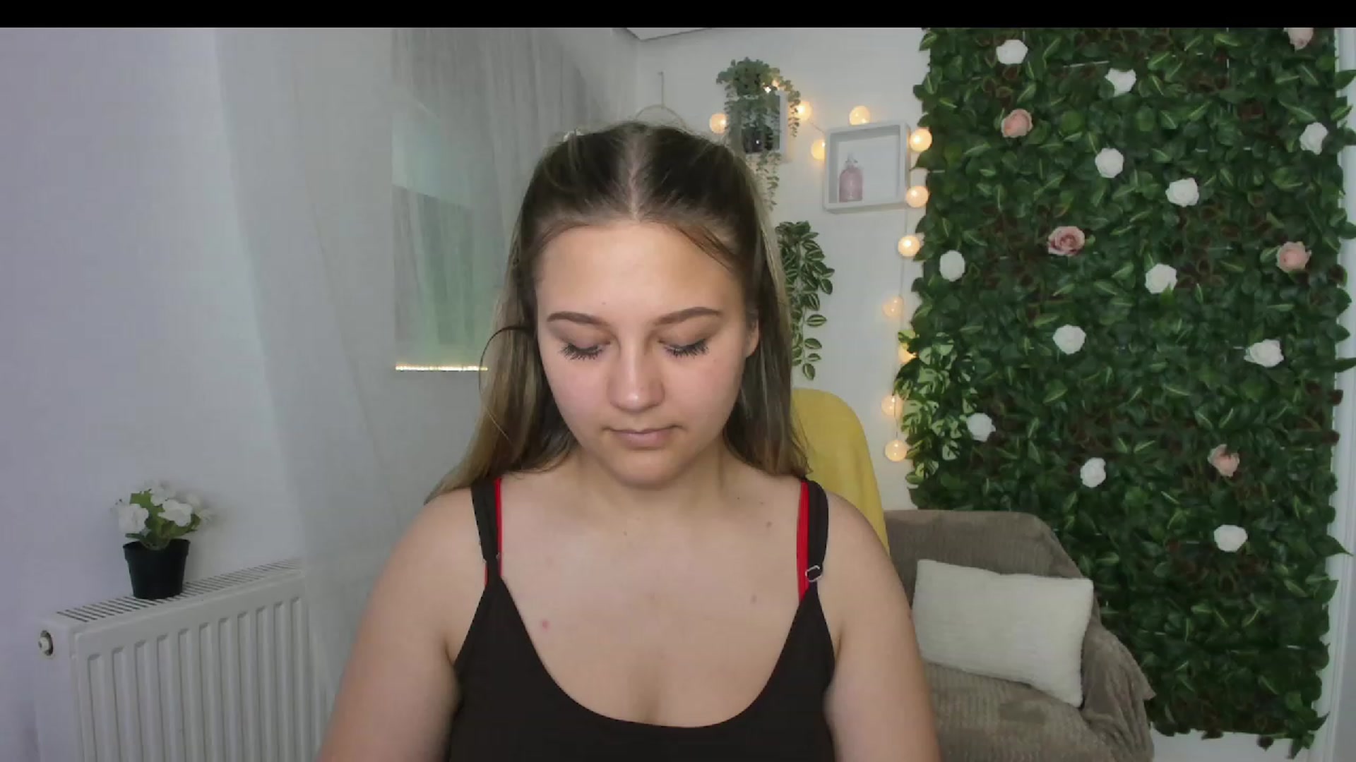 Gallery image thumbnail from Sofia_Lee18's myfreecams stream on, 06/20/2023, 09:55 image 20 of 20