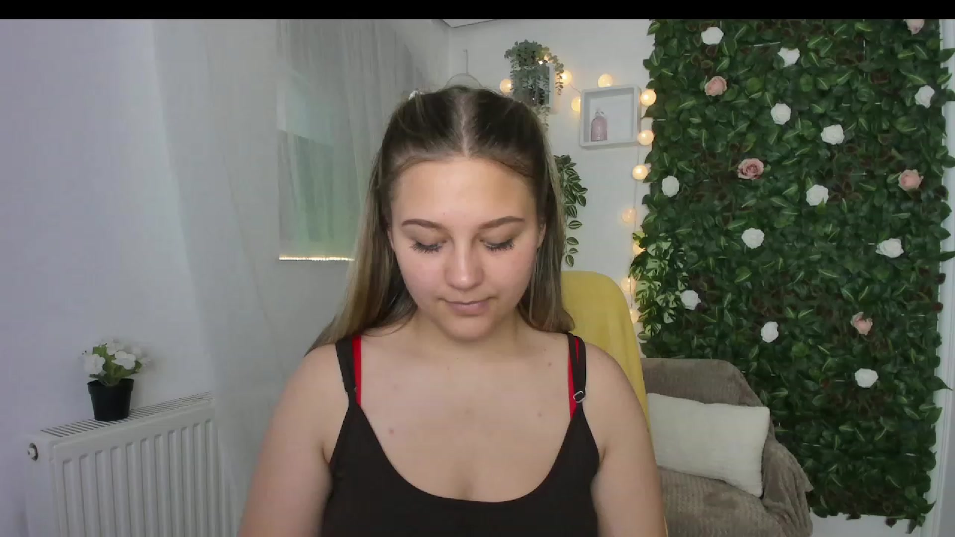 Gallery image thumbnail from Sofia_Lee18's myfreecams stream on, 06/20/2023, 09:55 image 6 of 20