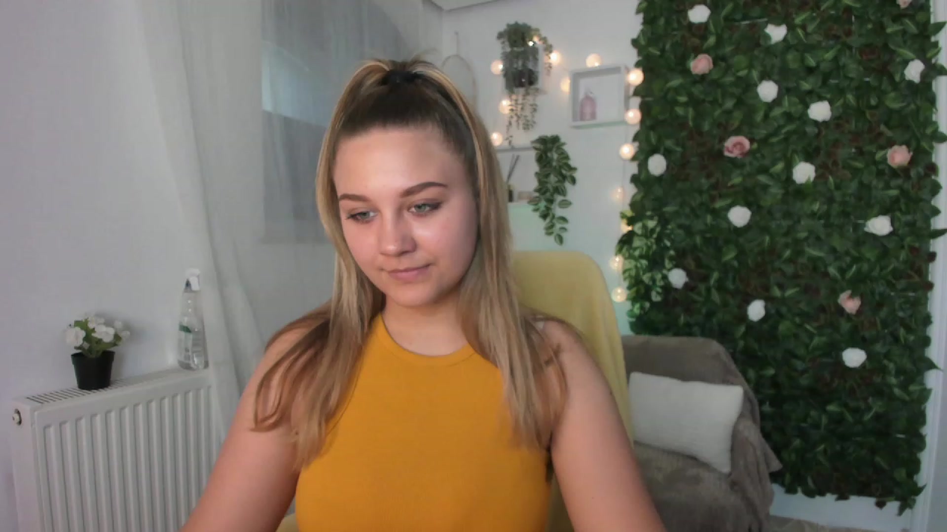 Gallery image thumbnail from Sofia_Lee18's myfreecams stream on, 06/22/2023, 09:17 image 3 of 20