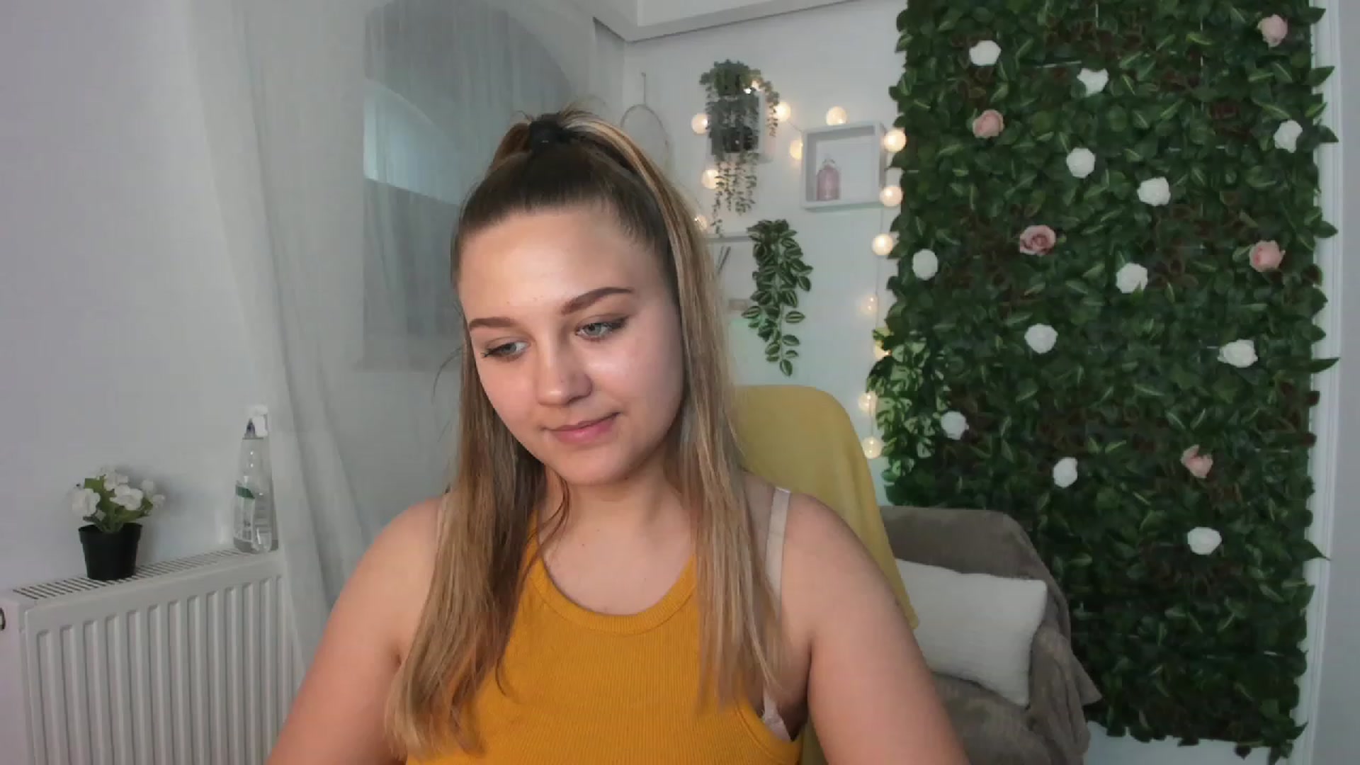 Gallery image thumbnail from Sofia_Lee18's myfreecams stream on, 06/22/2023, 12:49 image 4 of 20
