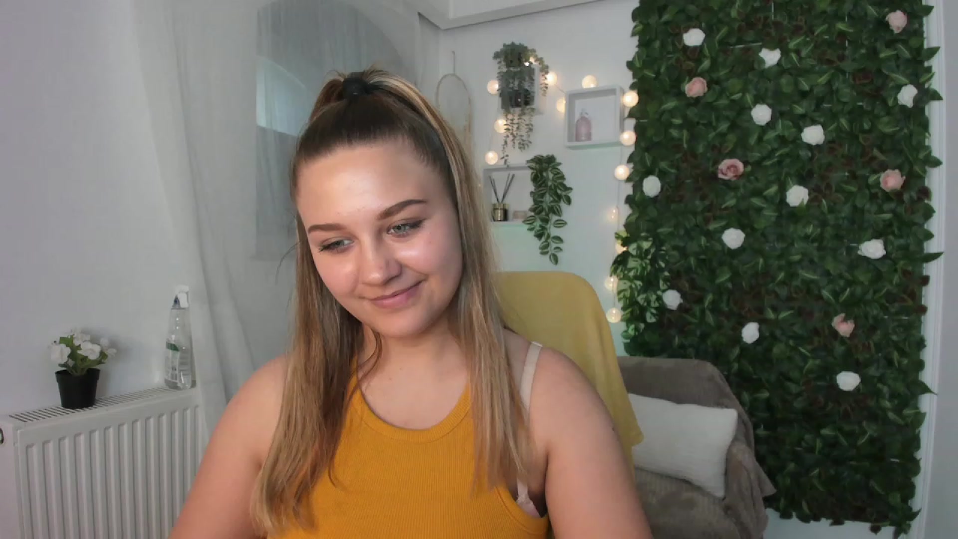 Gallery image thumbnail from Sofia_Lee18's myfreecams stream on, 06/22/2023, 12:49 image 3 of 20