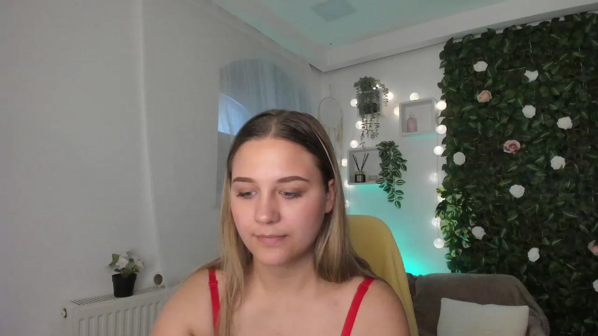 Gallery image thumbnail from Sofia_Lee18's myfreecams stream on, 06/26/2023, 09:53 image 15 of 20