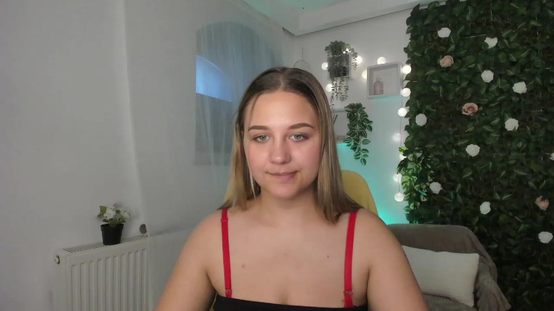 Gallery image thumbnail from Sofia_Lee18's myfreecams stream on, 06/26/2023, 10:44 image 17 of 20
