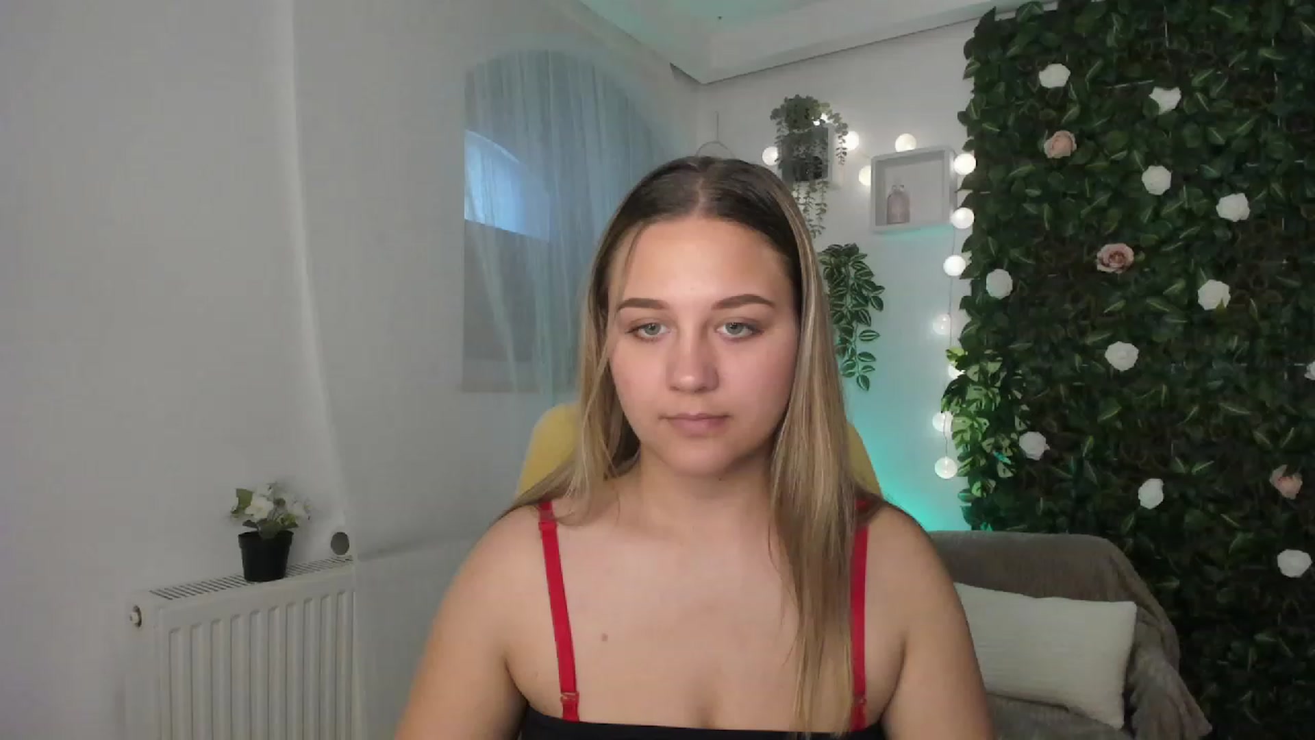 Gallery image thumbnail from Sofia_Lee18's myfreecams stream on, 06/26/2023, 10:44 image 4 of 20
