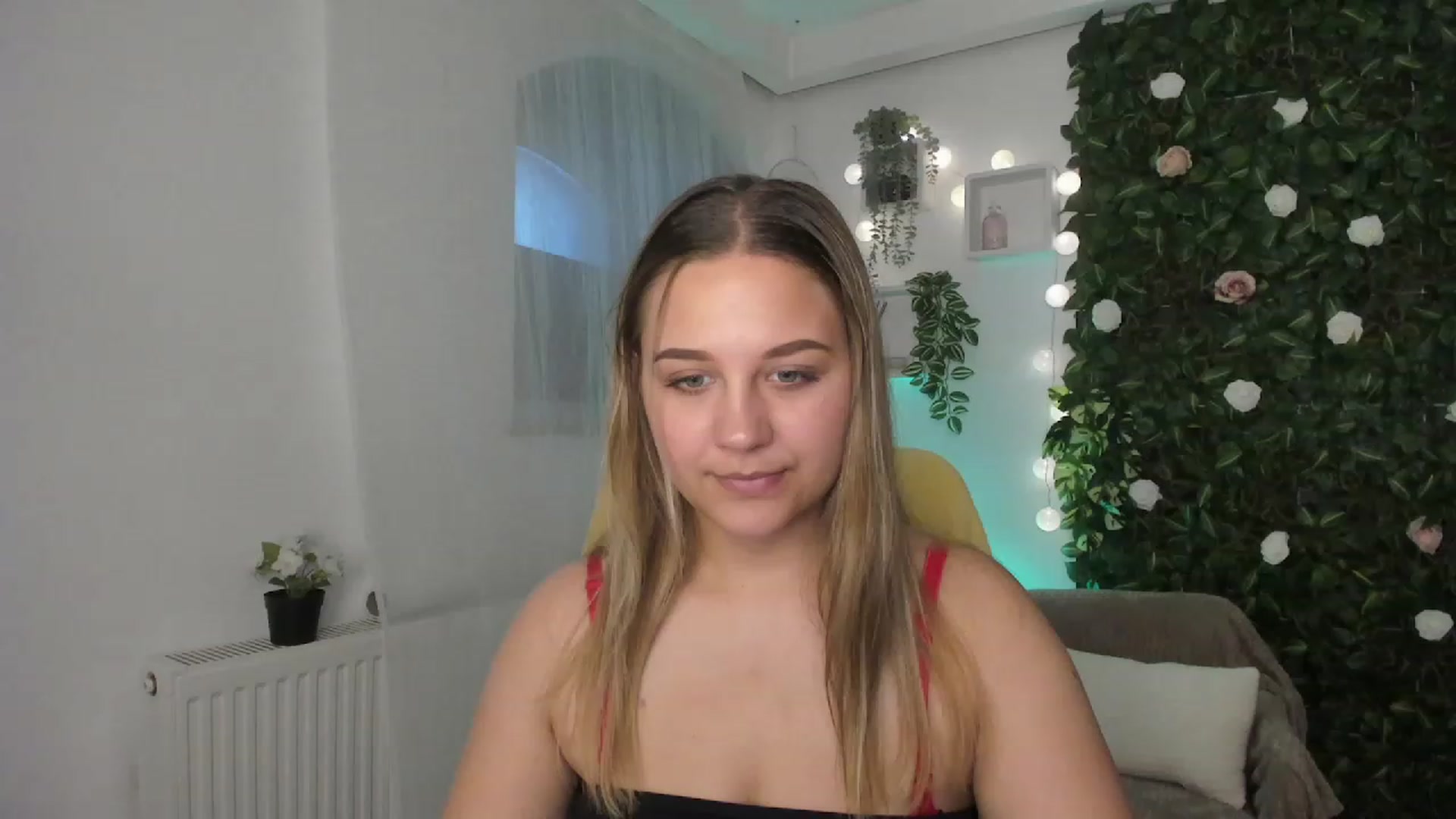 Gallery image thumbnail from Sofia_Lee18's myfreecams stream on, 06/26/2023, 10:44 image 12 of 20