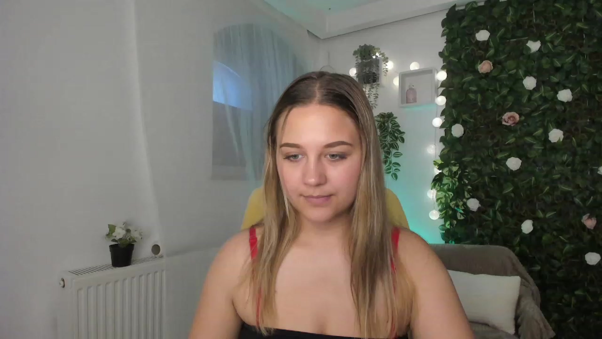 Gallery image thumbnail from Sofia_Lee18's myfreecams stream on, 06/26/2023, 10:44 image 13 of 20