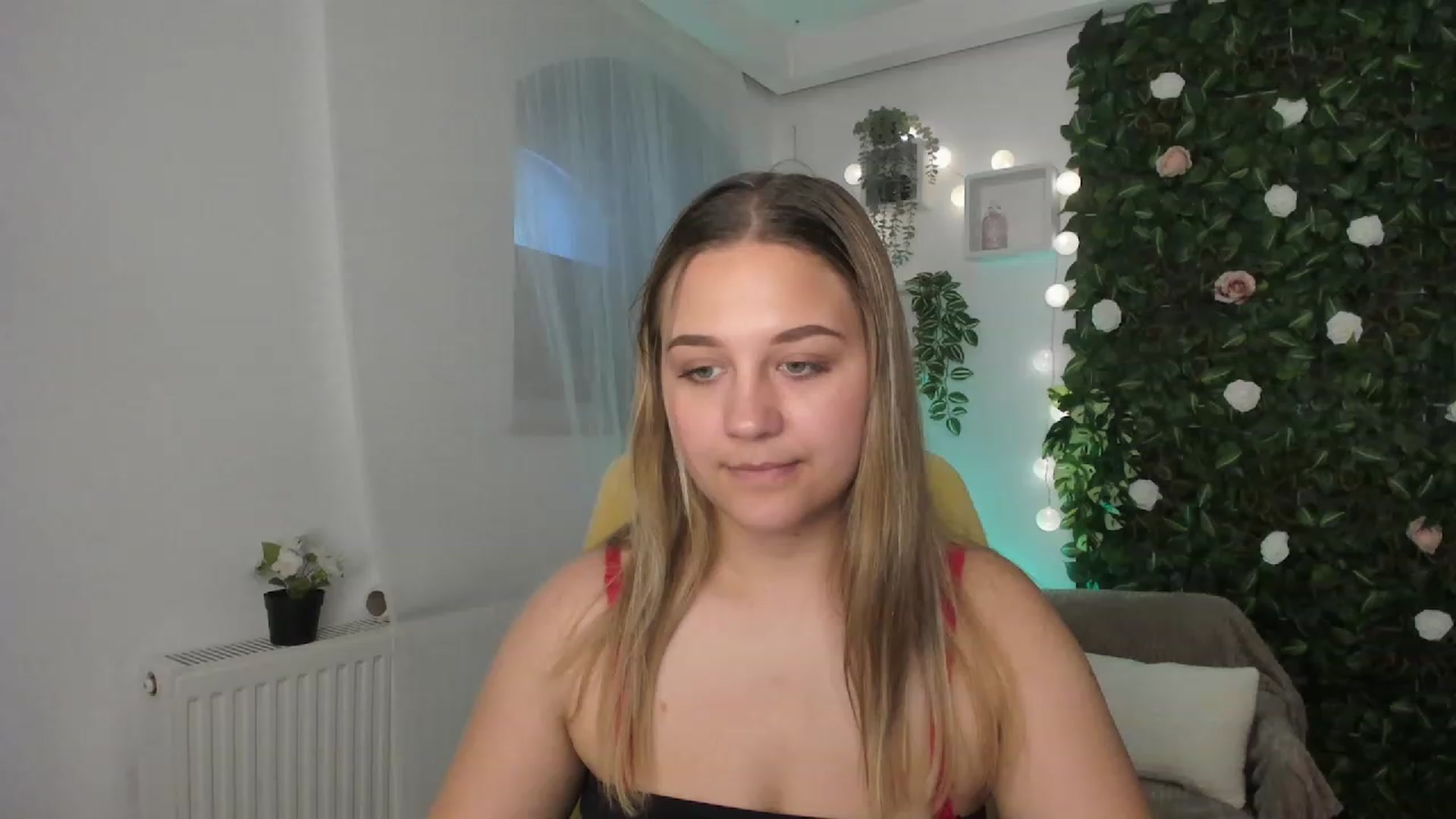 Gallery image thumbnail from Sofia_Lee18's myfreecams stream on, 06/26/2023, 10:44 image 11 of 20