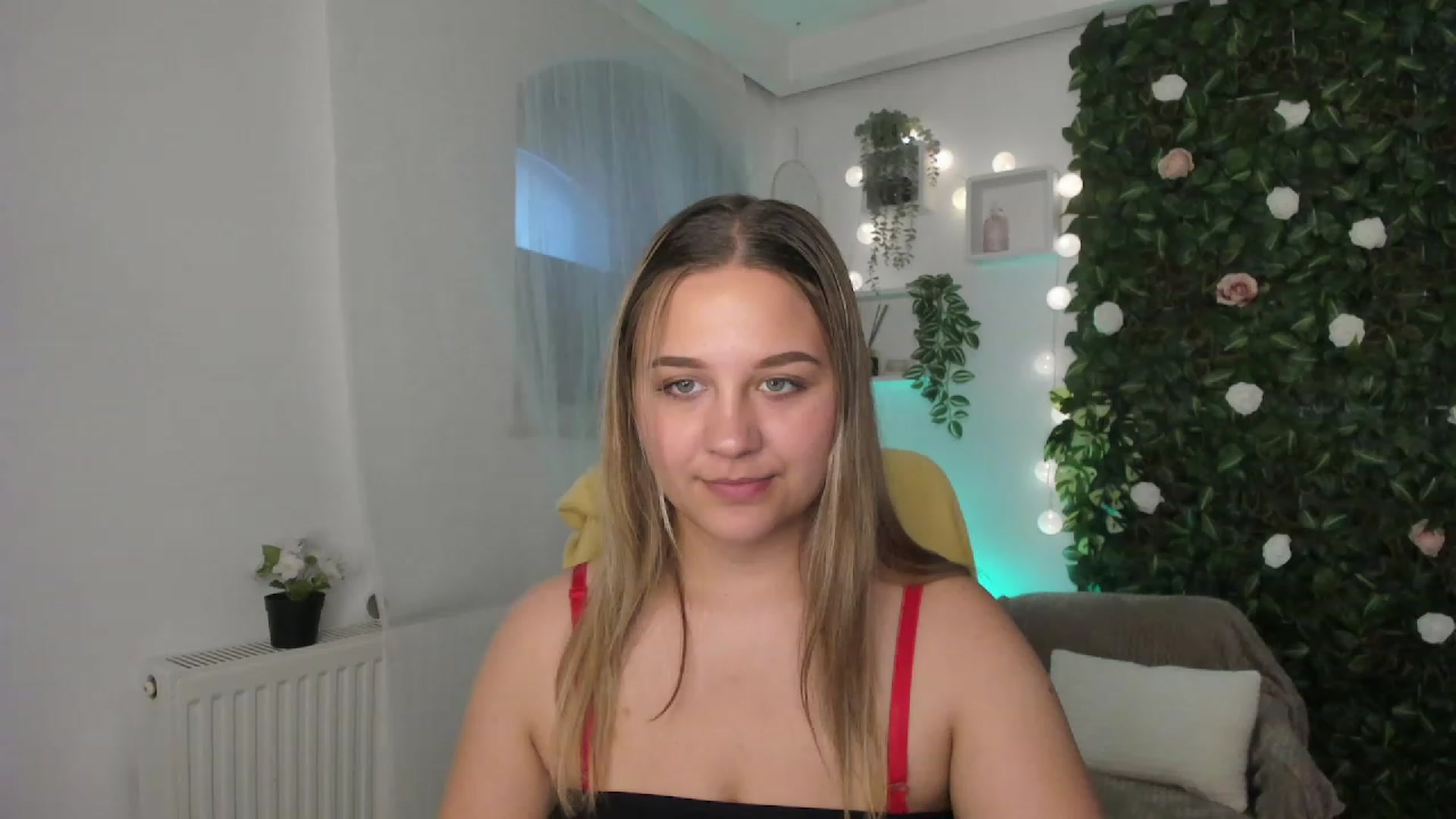 Gallery image thumbnail from Sofia_Lee18's myfreecams stream on, 06/26/2023, 12:02 image 19 of 20