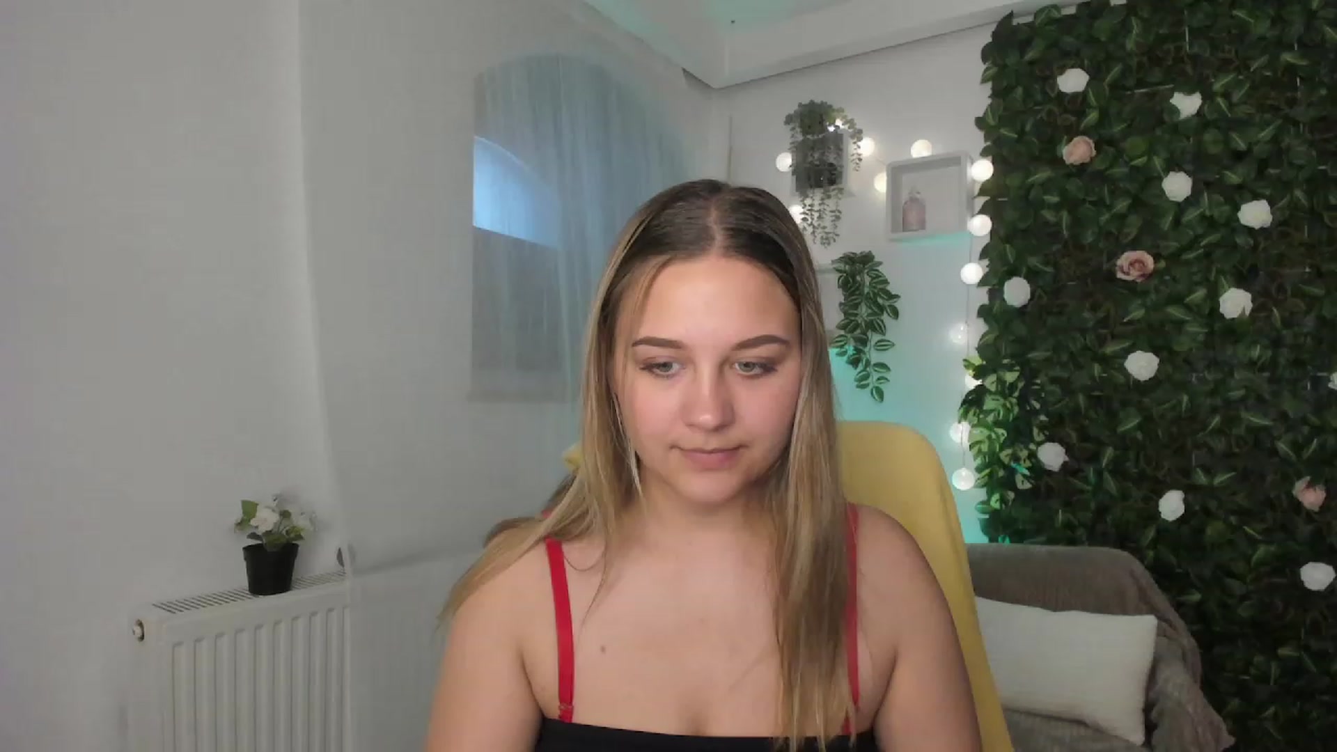 Gallery image thumbnail from Sofia_Lee18's myfreecams stream on, 06/26/2023, 12:02 image 8 of 20