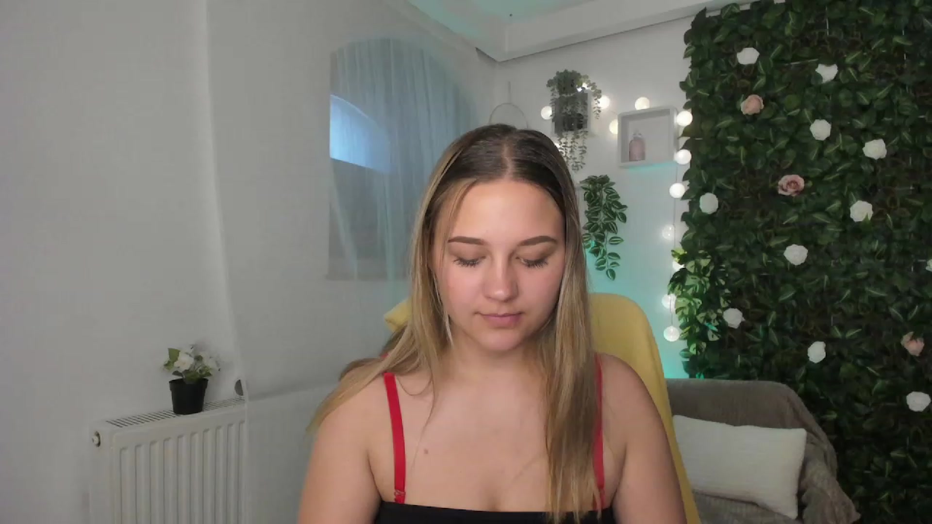 Gallery image thumbnail from Sofia_Lee18's myfreecams stream on, 06/26/2023, 12:02 image 7 of 20